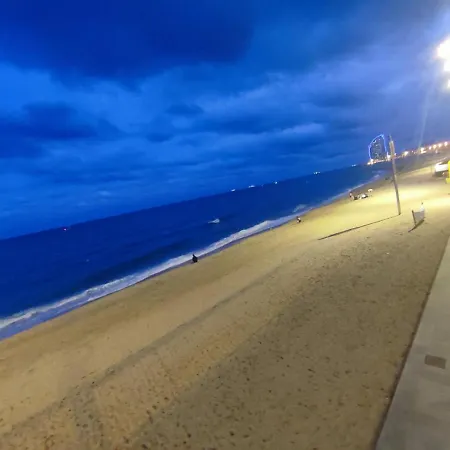 Apartamento Nice Flat Within Walking Range To The Beach *
