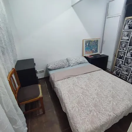 Nice Flat Within Walking Range To The Beach Apartment