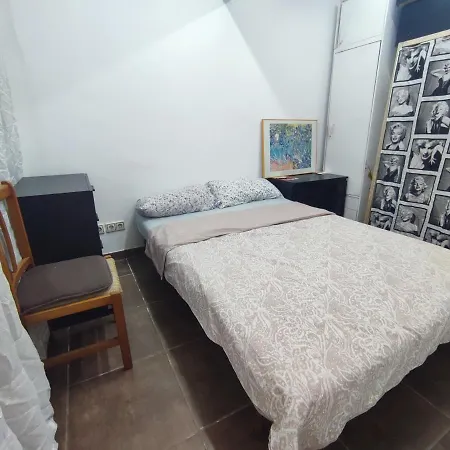 Nice Flat Within Walking Range To The Beach Apartment *