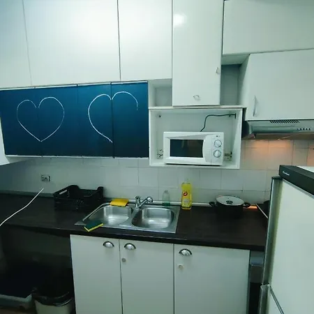 Apartamento Nice Flat Within Walking Range To The Beach