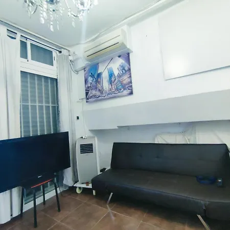 Nice Flat Within Walking Range To The Beach Appartamento Barcellona